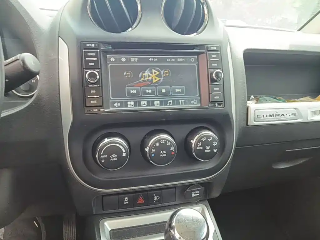 Jeep Compass 2015 — фото 13