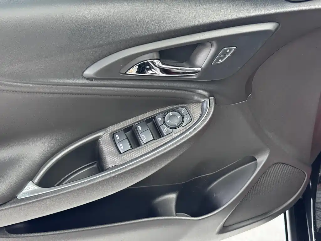 Chevrolet Malibu XL 2022 — фото 15