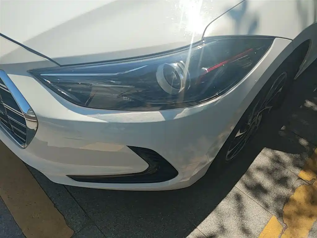 Hyundai Elantra 2020 — фото 24