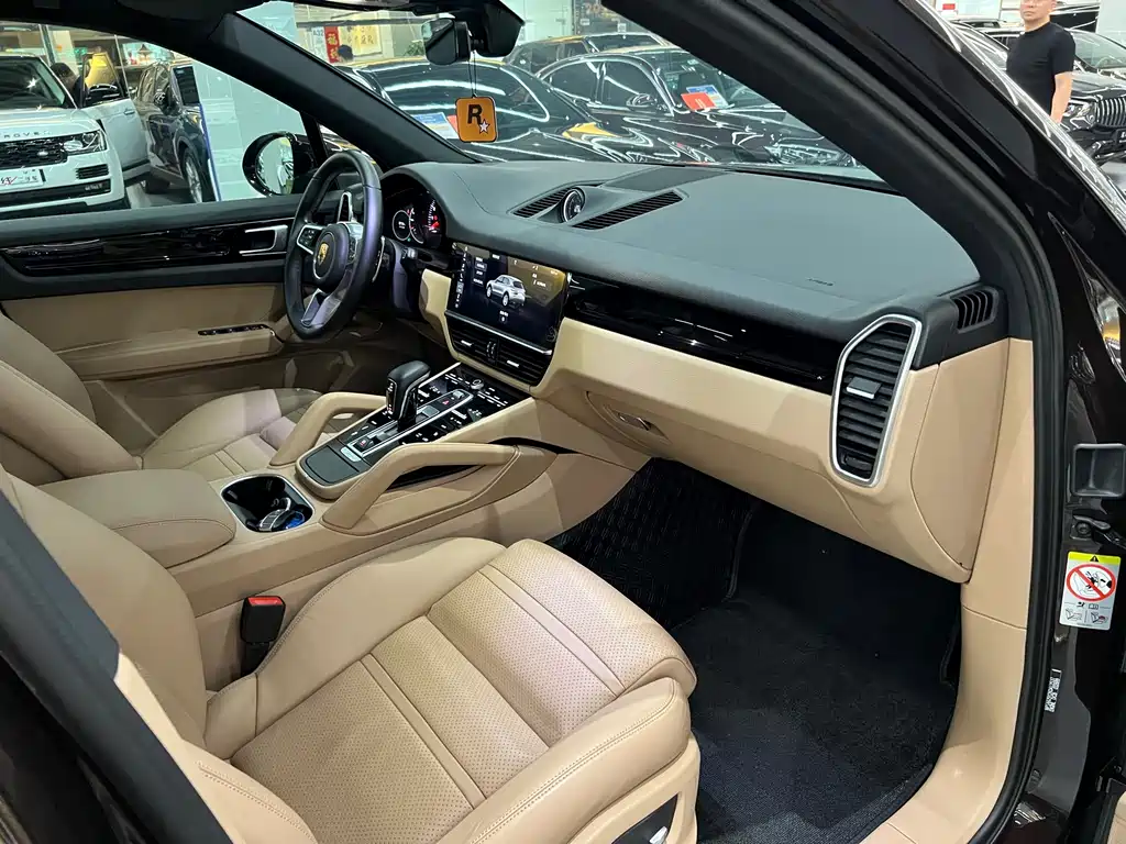 Porsche Cayenne 2019 — фото 12