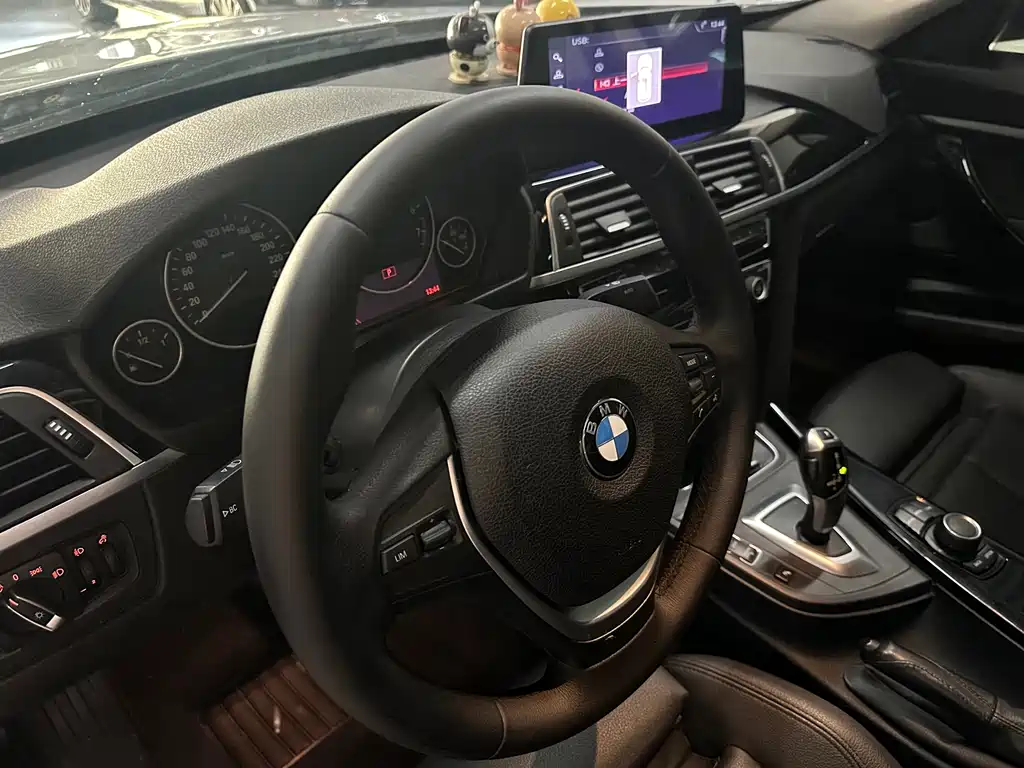 BMW 3 Series GT 2018 — фото 24