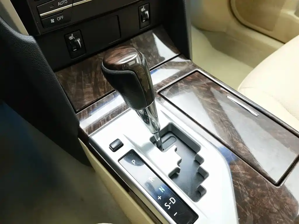 Toyota Camry 2015 — фото 13