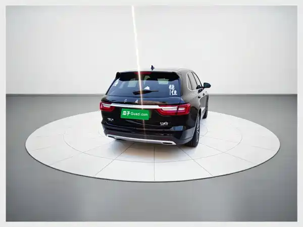 Hongqi HS7 2022