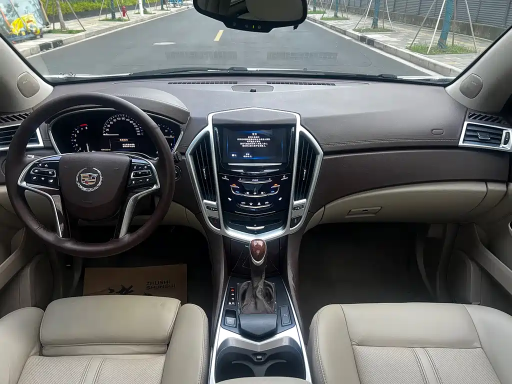 Cadillac SRX 2015 — фото 13