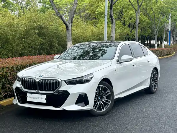 BMW 5 Series 2025
