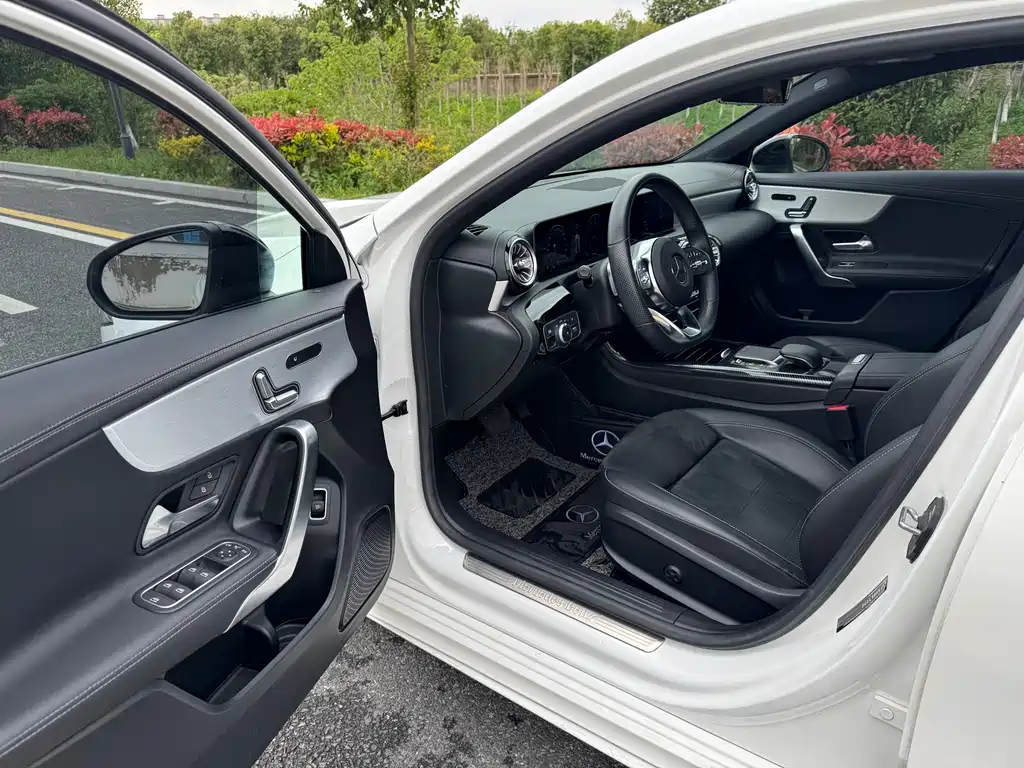 Mercedes-Benz A-Class 2020 — фото 5