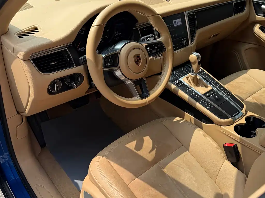 Porsche Macan 2017 — фото 14