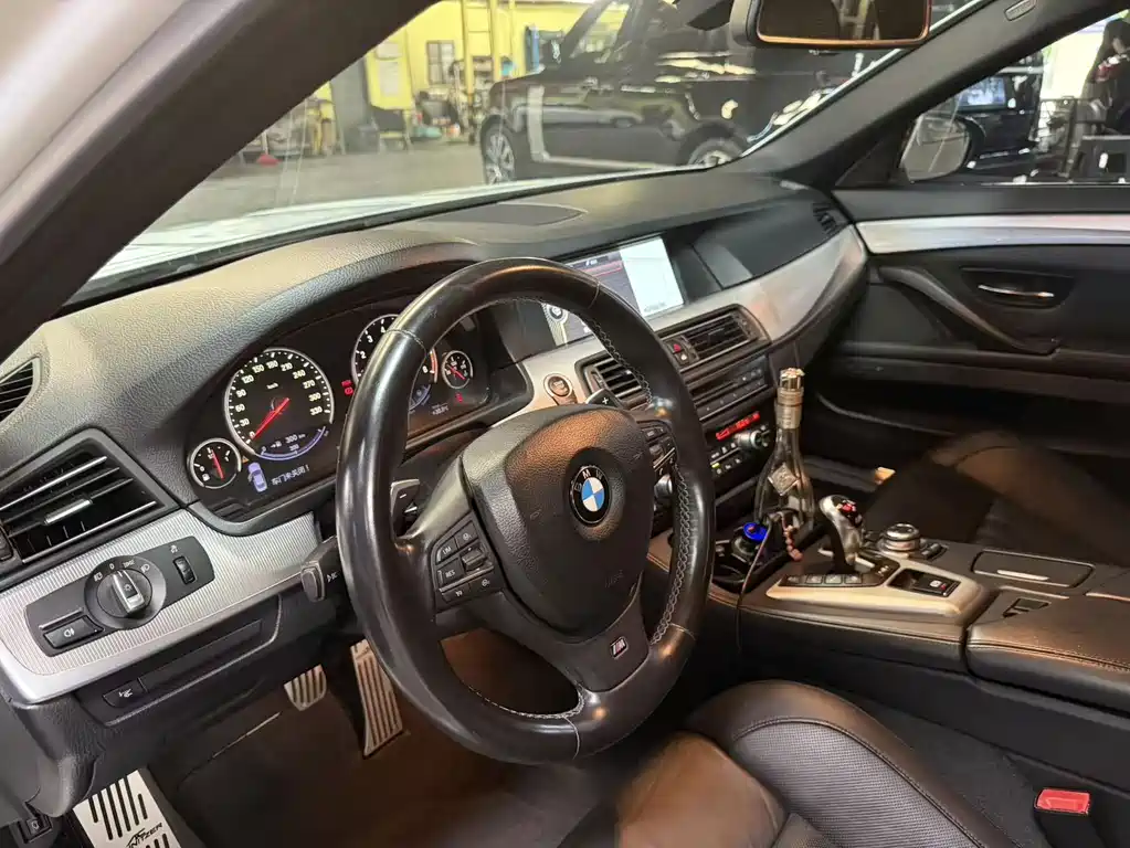 BMW M5 2013 — фото 6