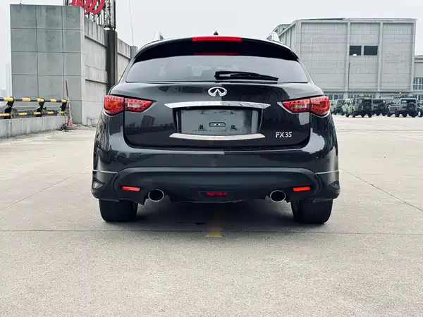 Infiniti FX 2011
