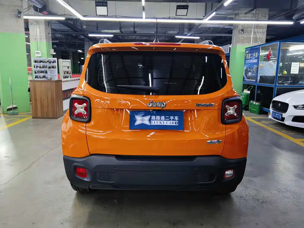 Jeep Renegade 2019 — фото 5