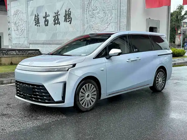 GAC Trumpchi E8 PHEV 2026