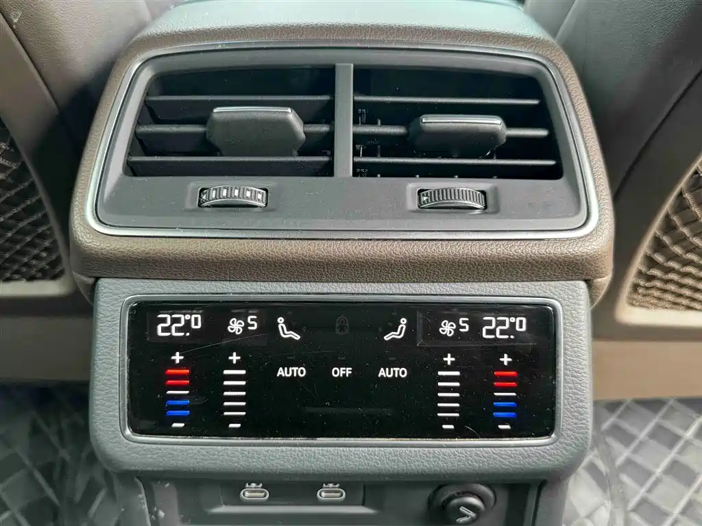 Audi A7L 2023 — фото 14
