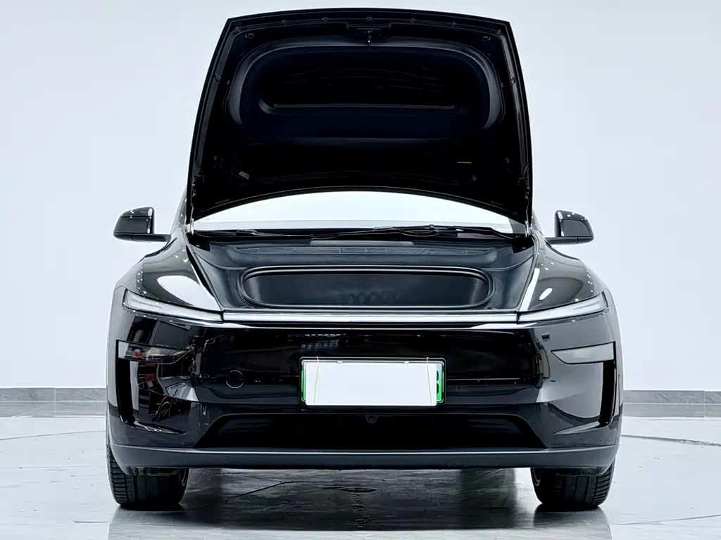 Tesla Model Y 2026 — фото 12