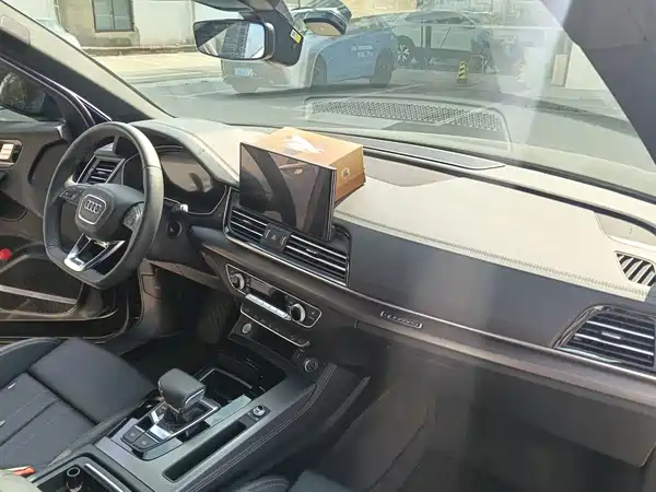 Audi Q5L 2025
