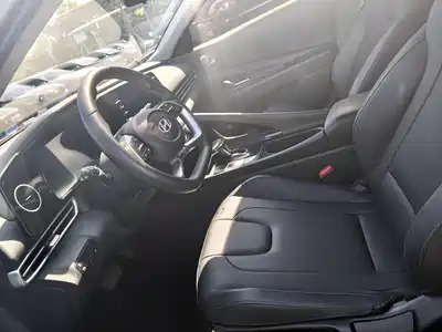 Hyundai Elantra 2024
