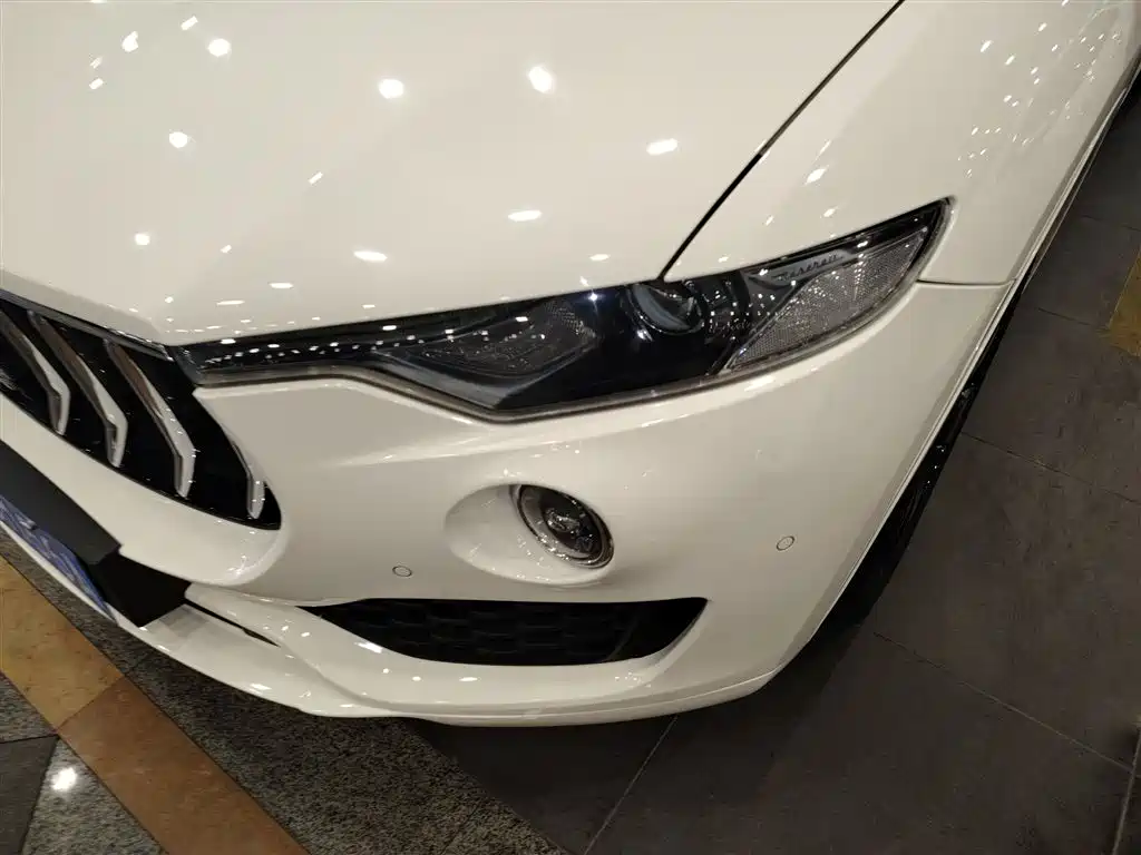 Maserati Levante 2017 — фото 18
