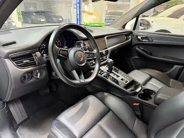 Porsche Macan 2023