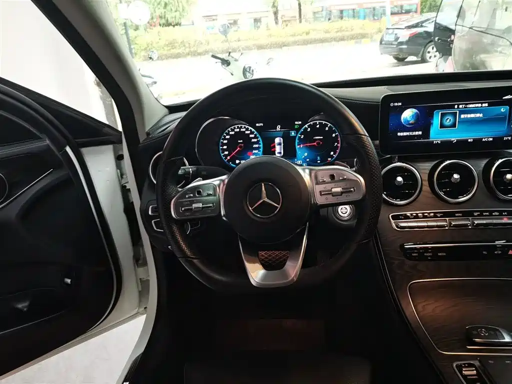 Mercedes-Benz C-Class 2020 — фото 7