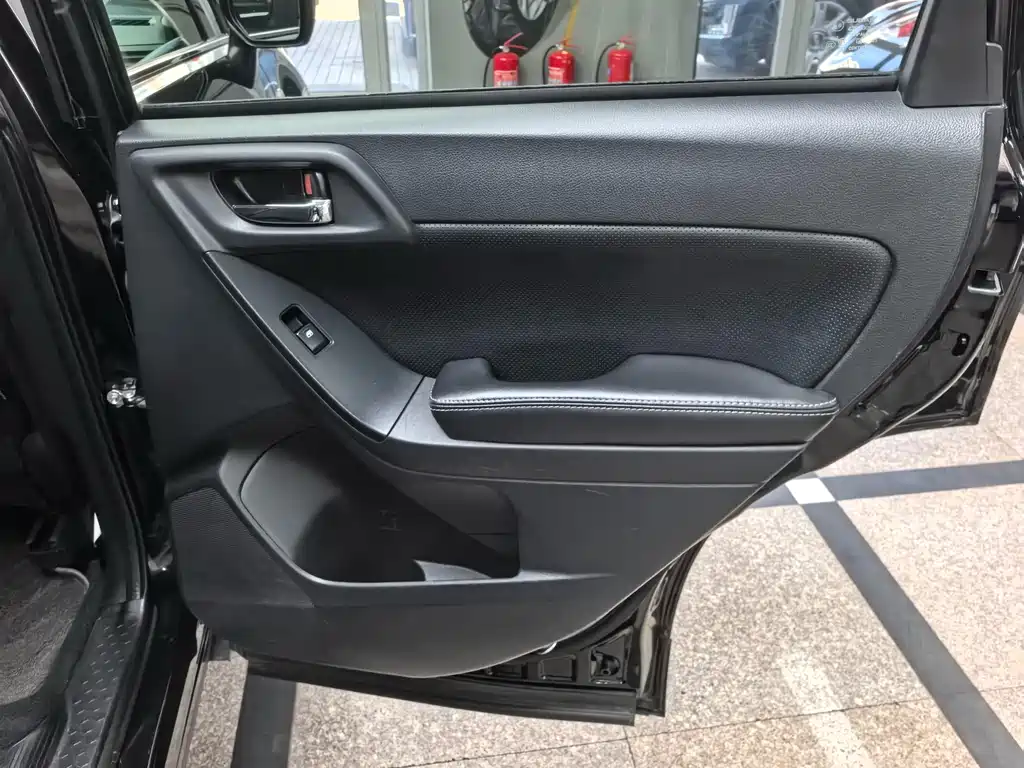 Subaru Forester 2014 — фото 15