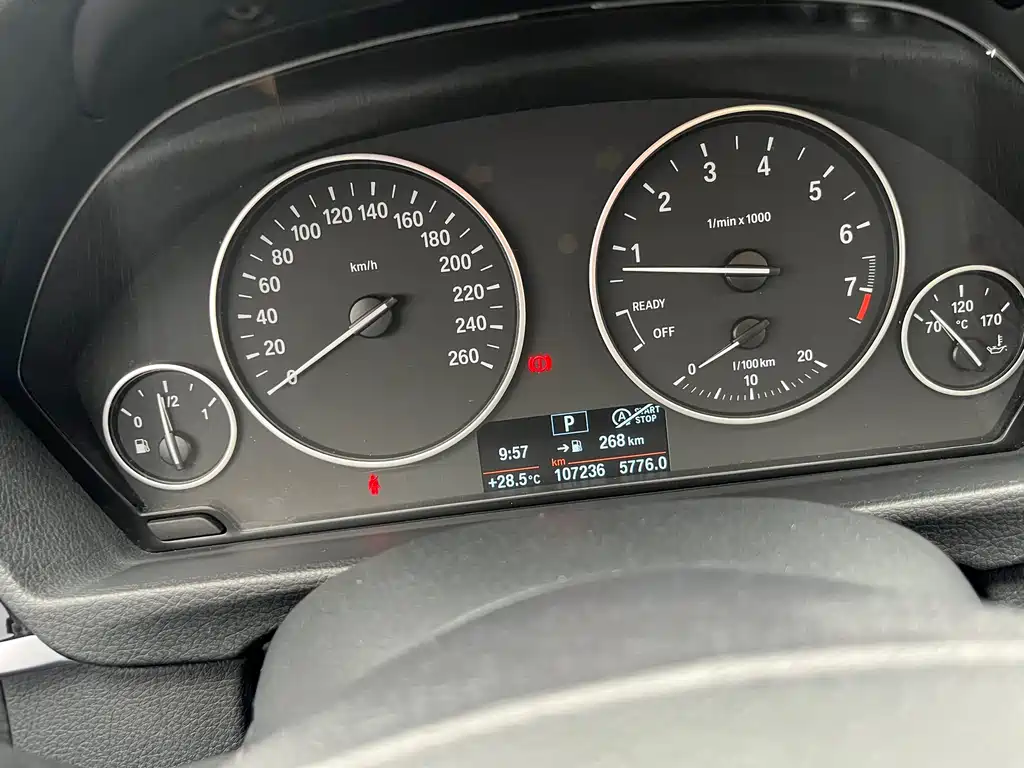 BMW 3 Series 2017 — фото 11