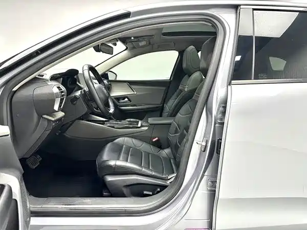 Citroën Versailles C5 X 2023