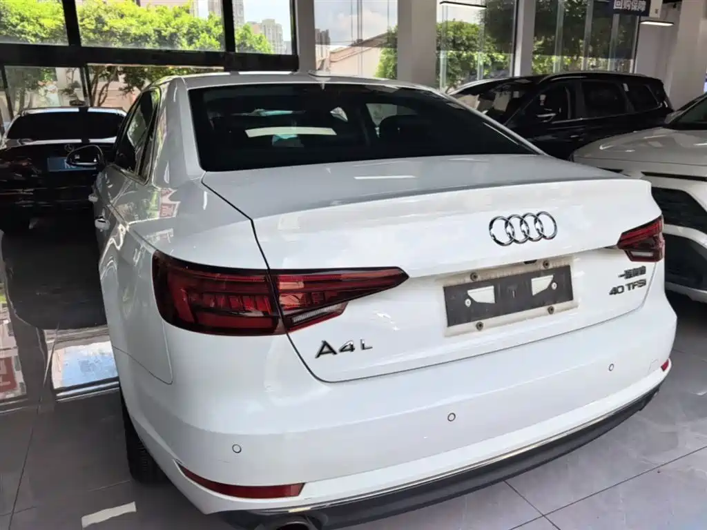 Audi A4L 2018 — фото 5