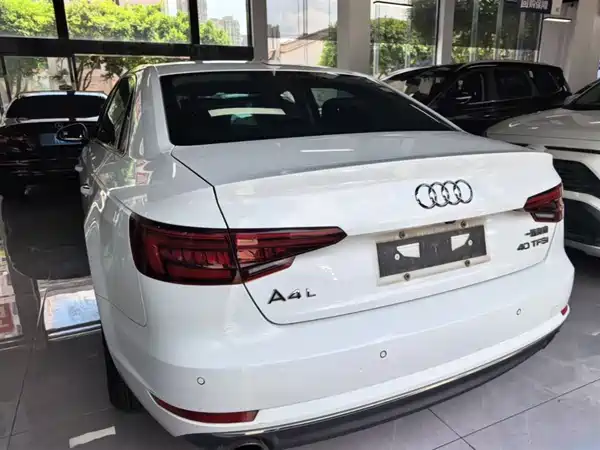 Audi A4L 2018