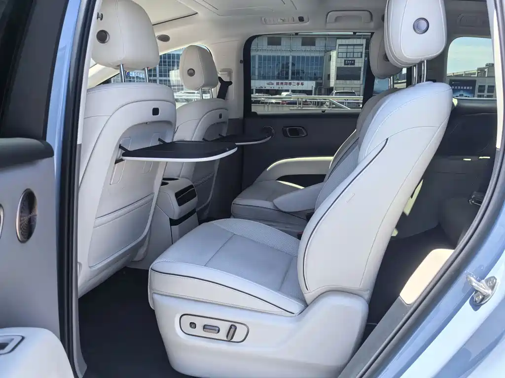 Li Auto i8 2025 — фото 13