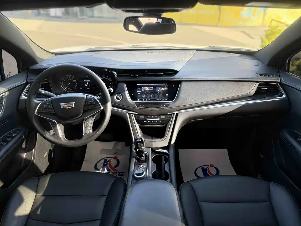 Cadillac XT5 2022 — фото 10