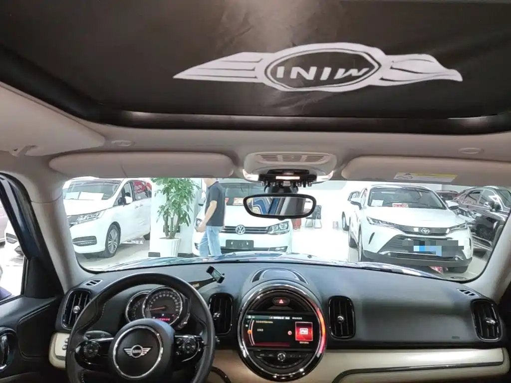 MINI Countryman 2018 — фото 18