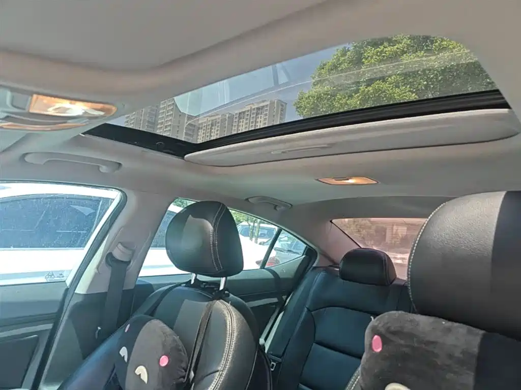 Hyundai Elantra 2019 — фото 18