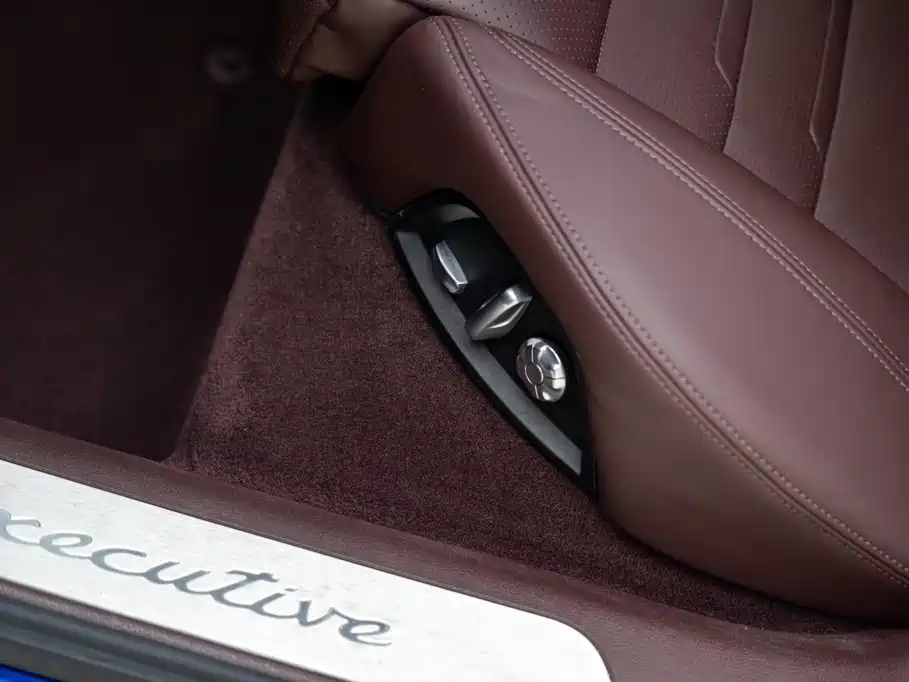 Porsche Panamera 2018 — фото 12