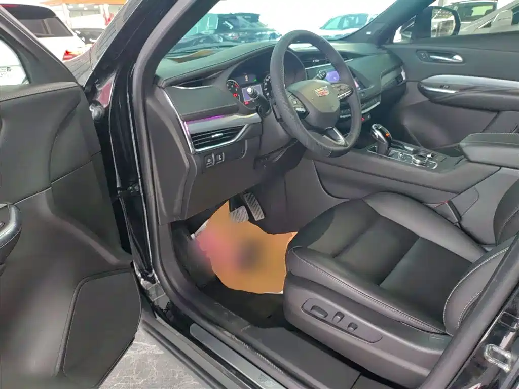 Cadillac XT4 2021 — фото 12