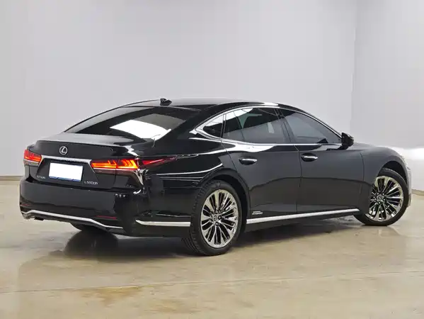 Lexus LS 2018