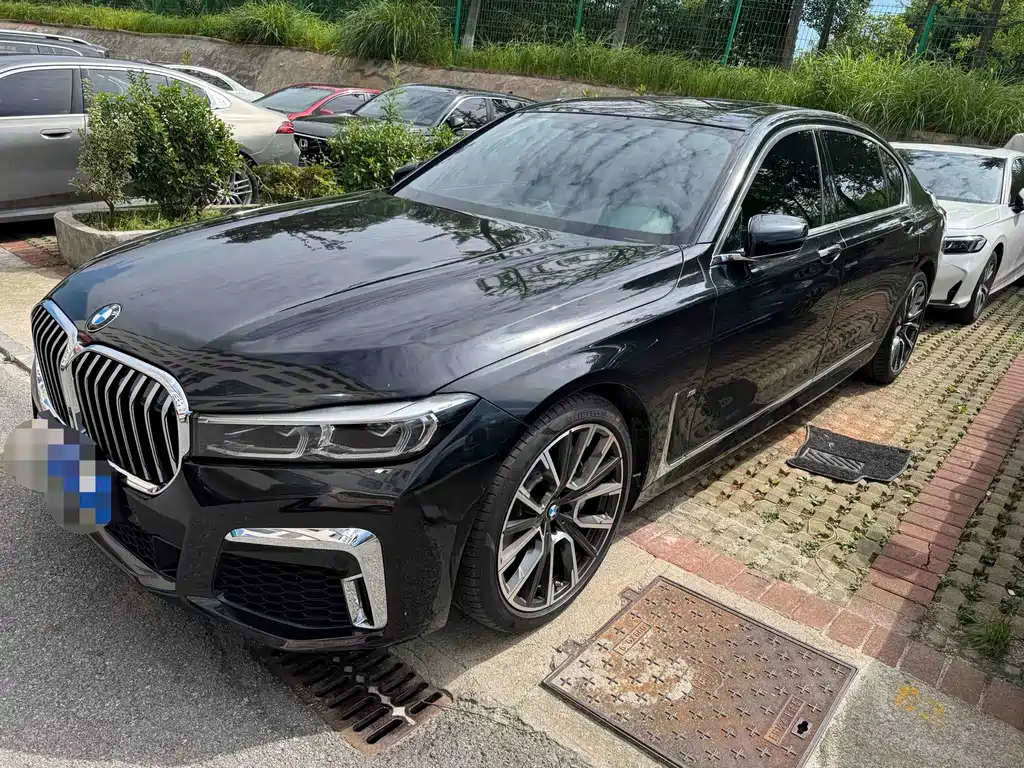 BMW 7 Series 2022 — фото 1