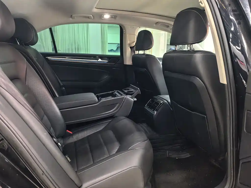 Volkswagen Phideon 2018 — фото 15