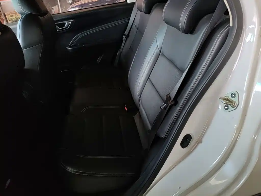 Geely Vision X3 2018 — фото 17