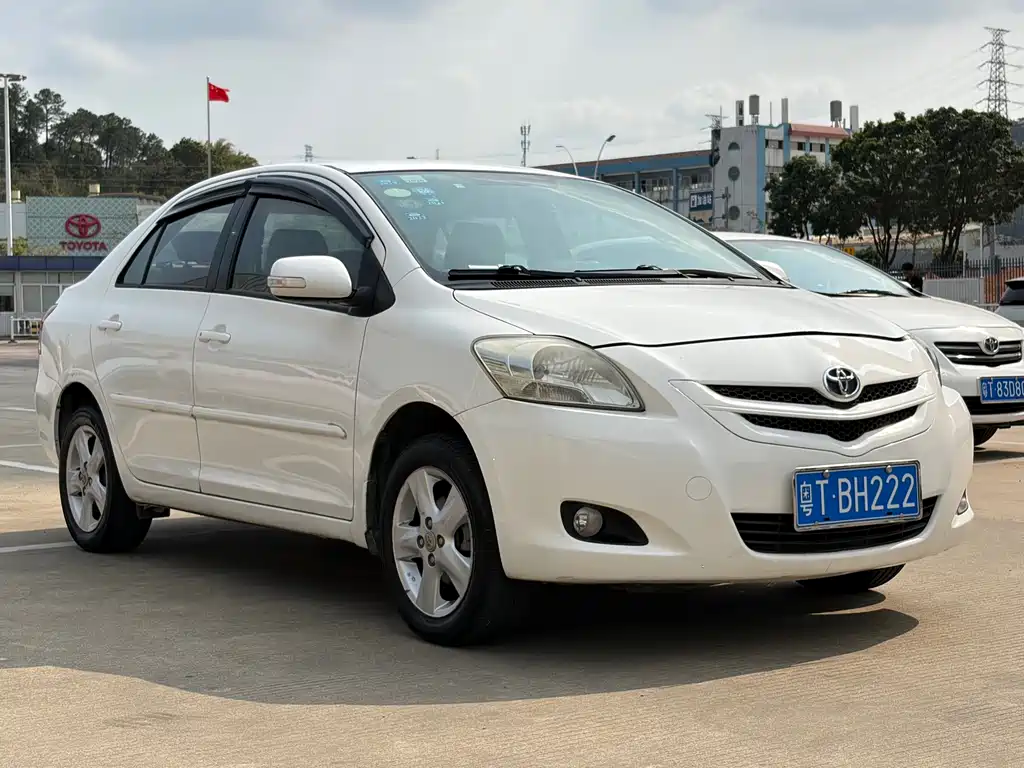 Toyota Vios 2010 — фото 3
