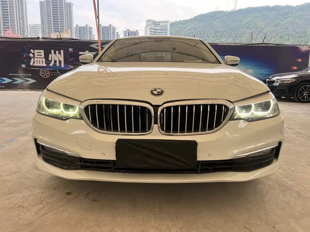 BMW 5 Series 2018 — фото 3