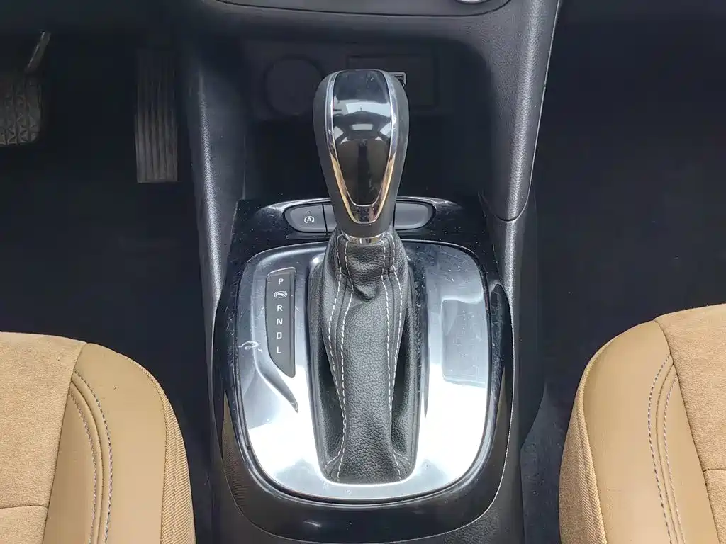 Buick Excelle 2018 — фото 13