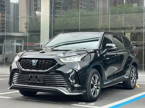 Toyota Crown Kluger 2022