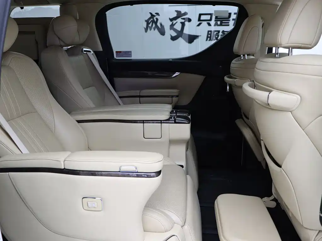 Toyota Alphard 2018 — фото 30