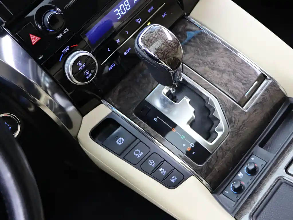 Toyota Alphard 2018 — фото 13