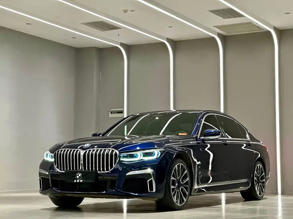 BMW 7 Series 2020 — фото 1