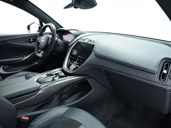 Aston Martin DBX 2022