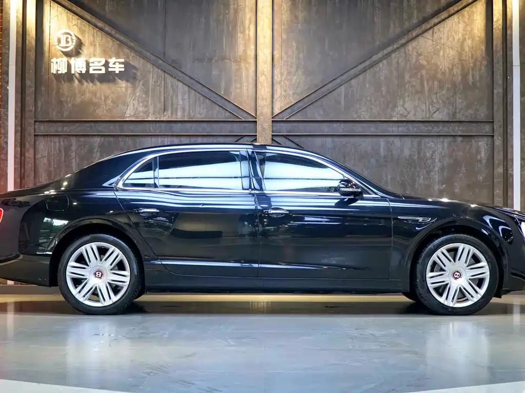 Bentley Flying Spur 2016 — фото 23