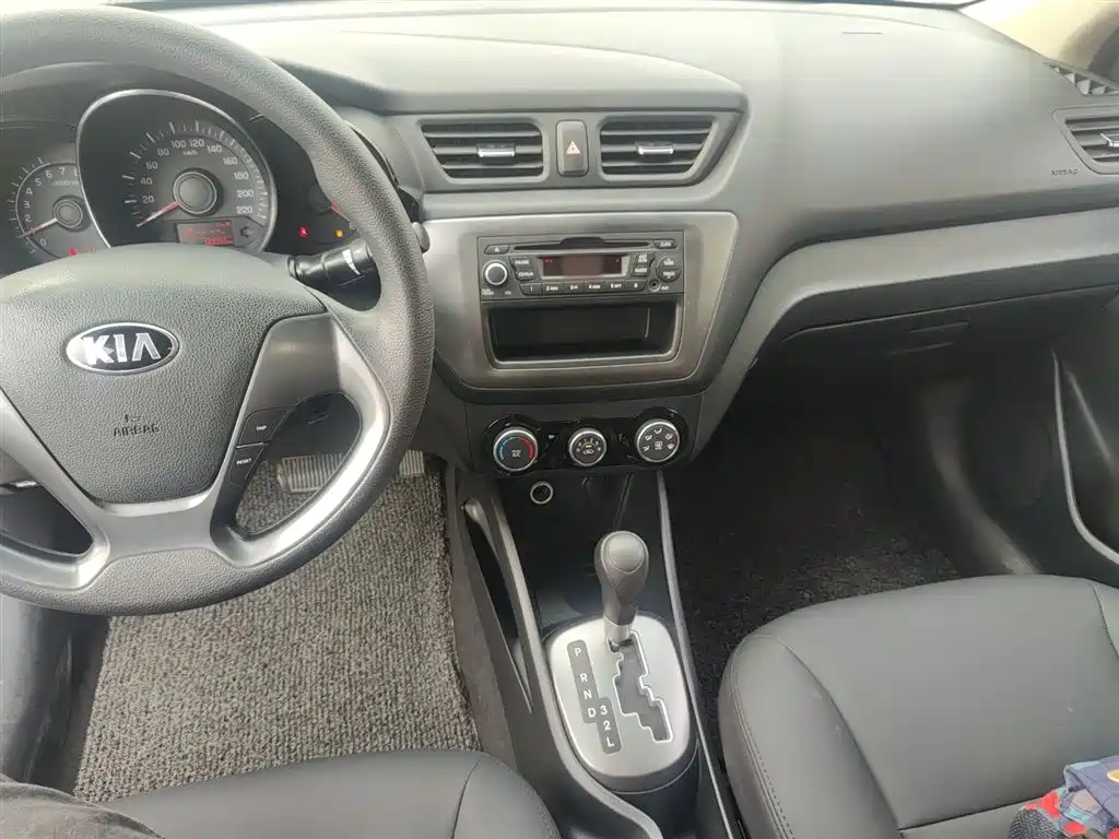 Kia K2 2015 — фото 10