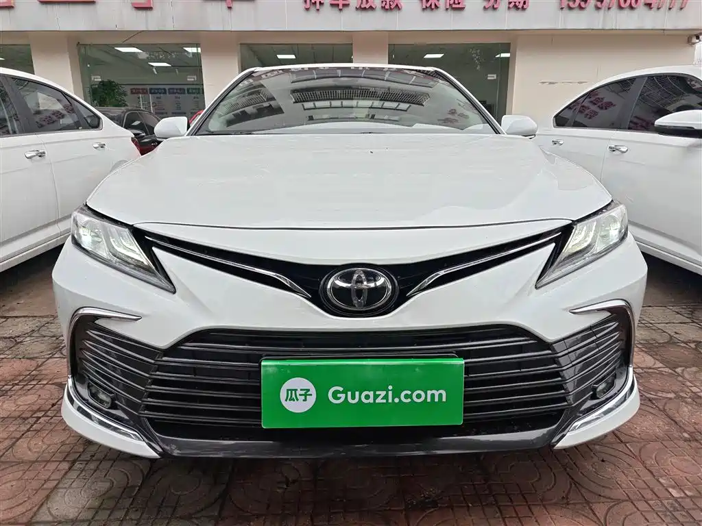 Toyota Camry 2022 — фото 3