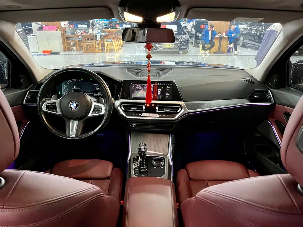 BMW 3 Series 2022 — фото 12