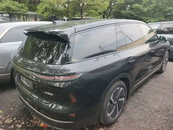 NIO ES8 2024